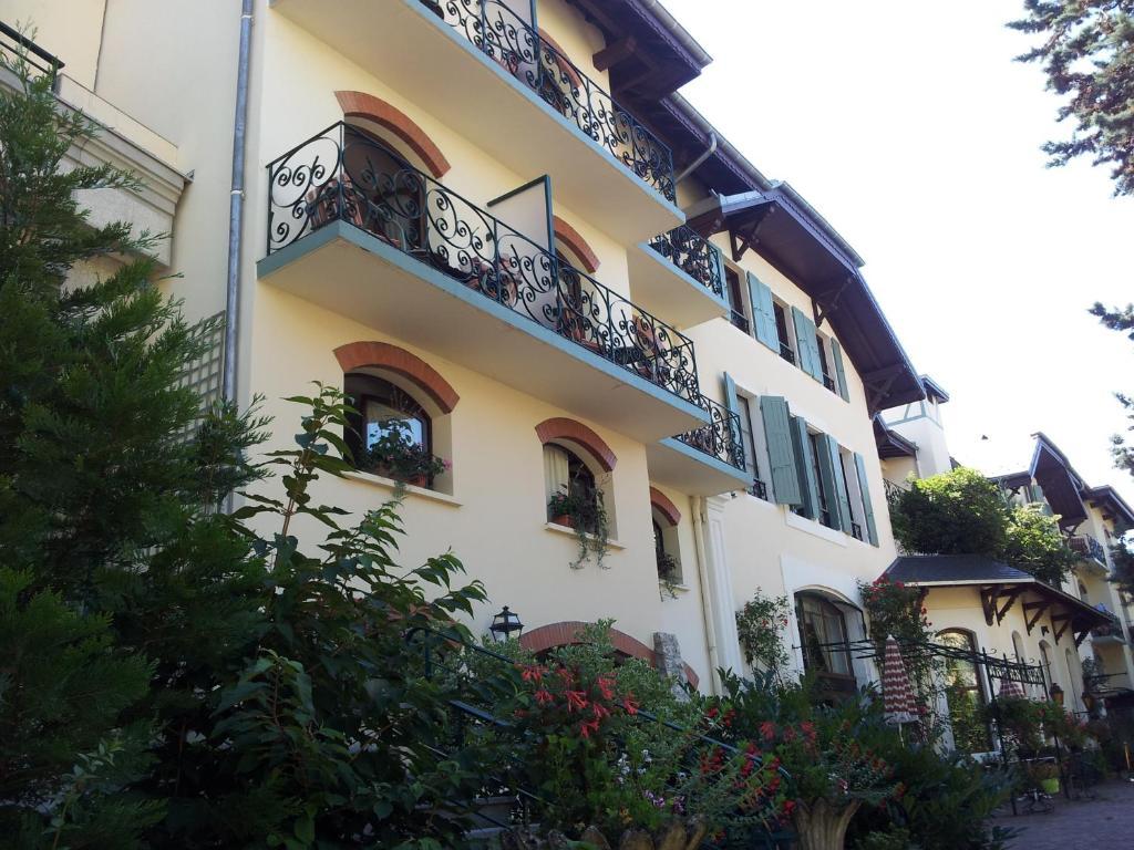 Aux Meubles Du Manoir Aparthotel Aix-les-Bains Ngoại thất bức ảnh