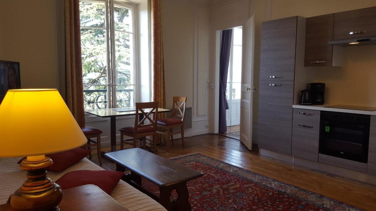 Aux Meubles Du Manoir Aparthotel Aix-les-Bains Ngoại thất bức ảnh